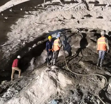 宜黄拱顶带模注浆料的施工流程及注意事项